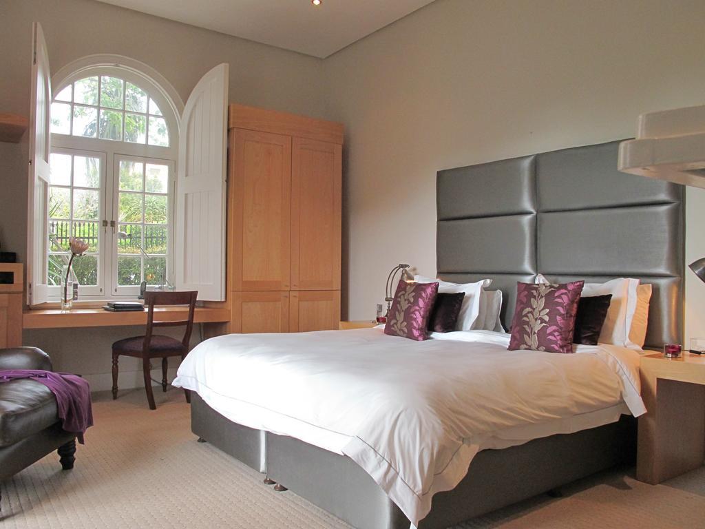 Four Rosmead Boutique Guesthouse Cape Town Ngoại thất bức ảnh