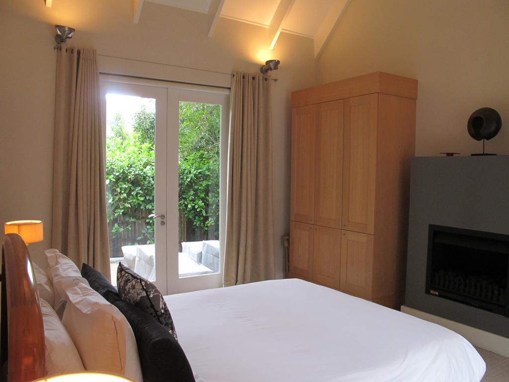 Four Rosmead Boutique Guesthouse Cape Town Ngoại thất bức ảnh